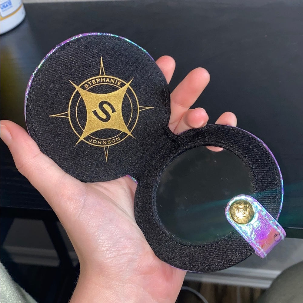 🛍️Stephanie Johnson Compact mirror! - Picture 4 of 5